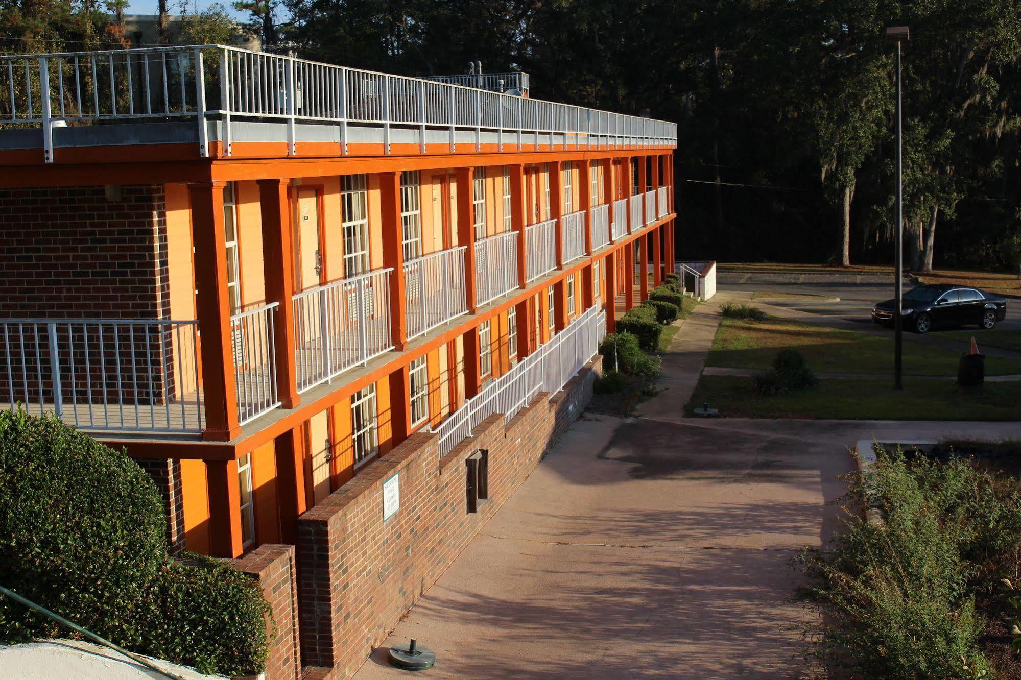 טלהאסי Seven Hills Suites I-10 מראה חיצוני תמונה